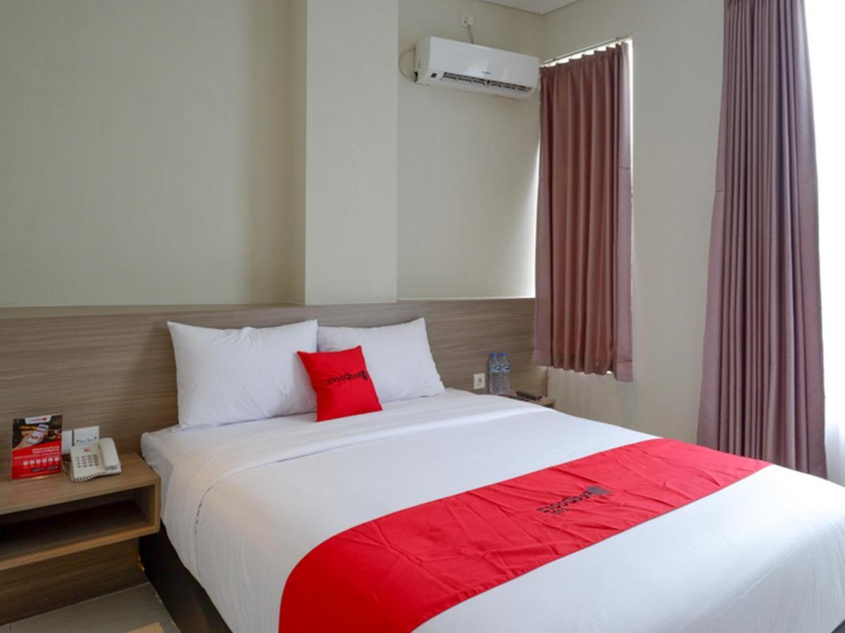 เรดดอร์ซ ใกล้ทางออก Tol Banyumanik 2 Hotel Srondolwetan ภายนอก รูปภาพ