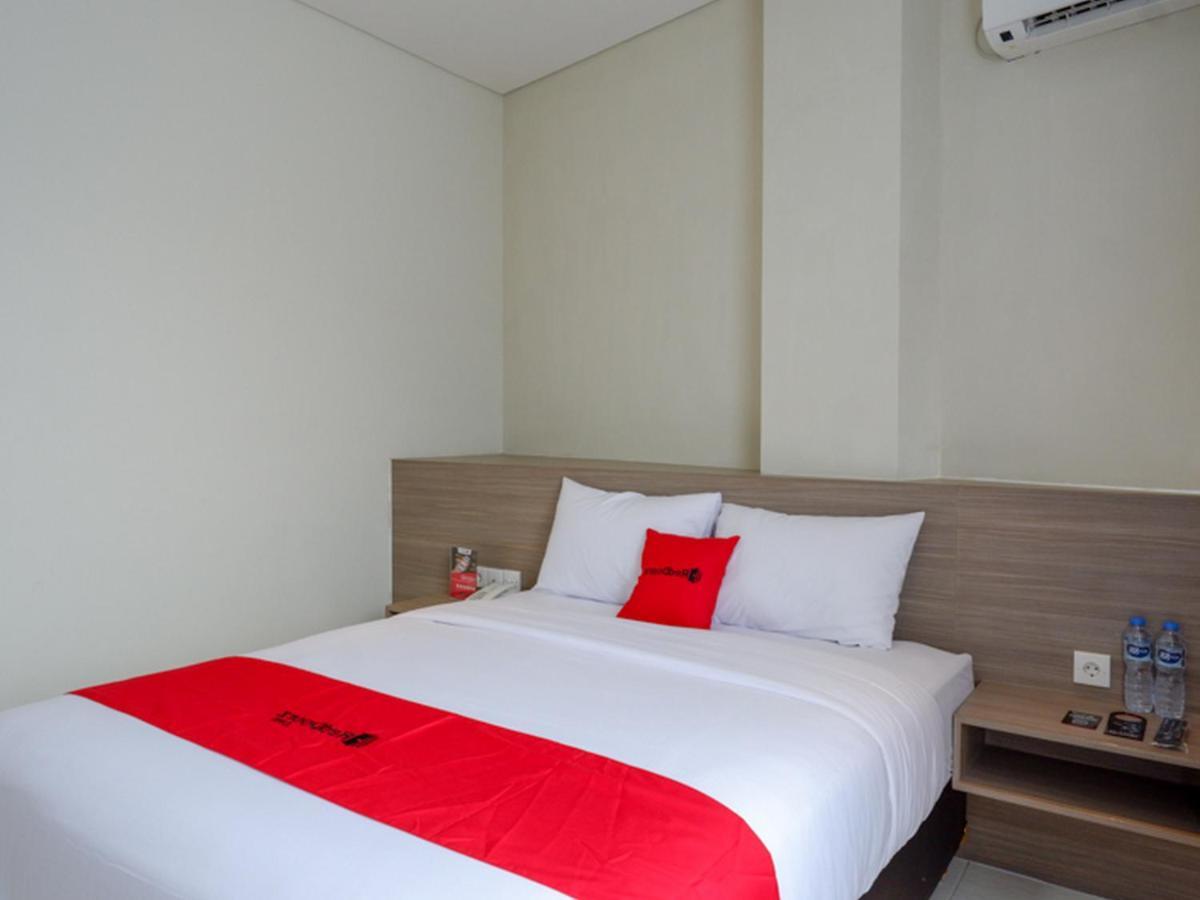 เรดดอร์ซ ใกล้ทางออก Tol Banyumanik 2 Hotel Srondolwetan ภายนอก รูปภาพ