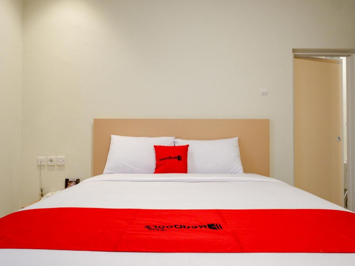 เรดดอร์ซ ใกล้ทางออก Tol Banyumanik 2 Hotel Srondolwetan ภายนอก รูปภาพ