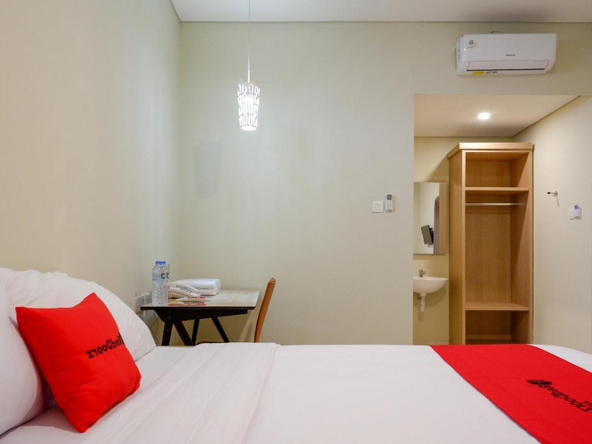 เรดดอร์ซ ใกล้ทางออก Tol Banyumanik 2 Hotel Srondolwetan ภายนอก รูปภาพ